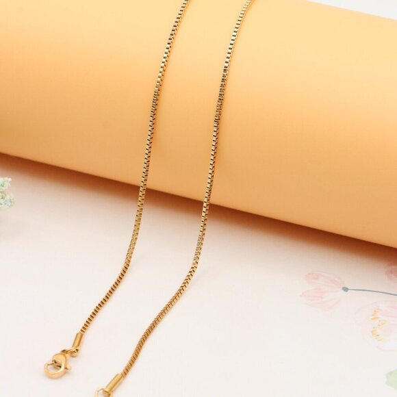 "Glossy Rose Gold Box Chain Necklace Minimal Design, XPNL0298 - Picture 8 of 12